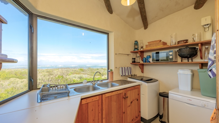 6 Bedroom Property for Sale in Suiderstrand Western Cape